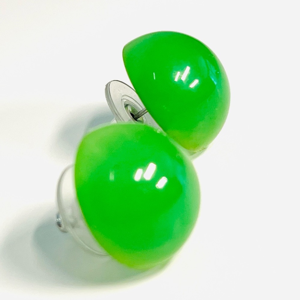Green Bakelite Dome Stud Silver Back Earrings - image 4